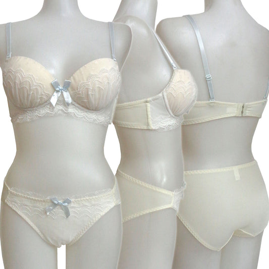 ふんわりチュールレース重ねノンワイヤーブラジャー&ショーツセット